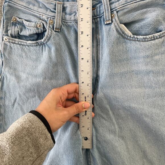 Levi's Jeans Women 27 Light Wash Ultra High Rise Loose Button Fly Casual Classic - Picture 3 of 10